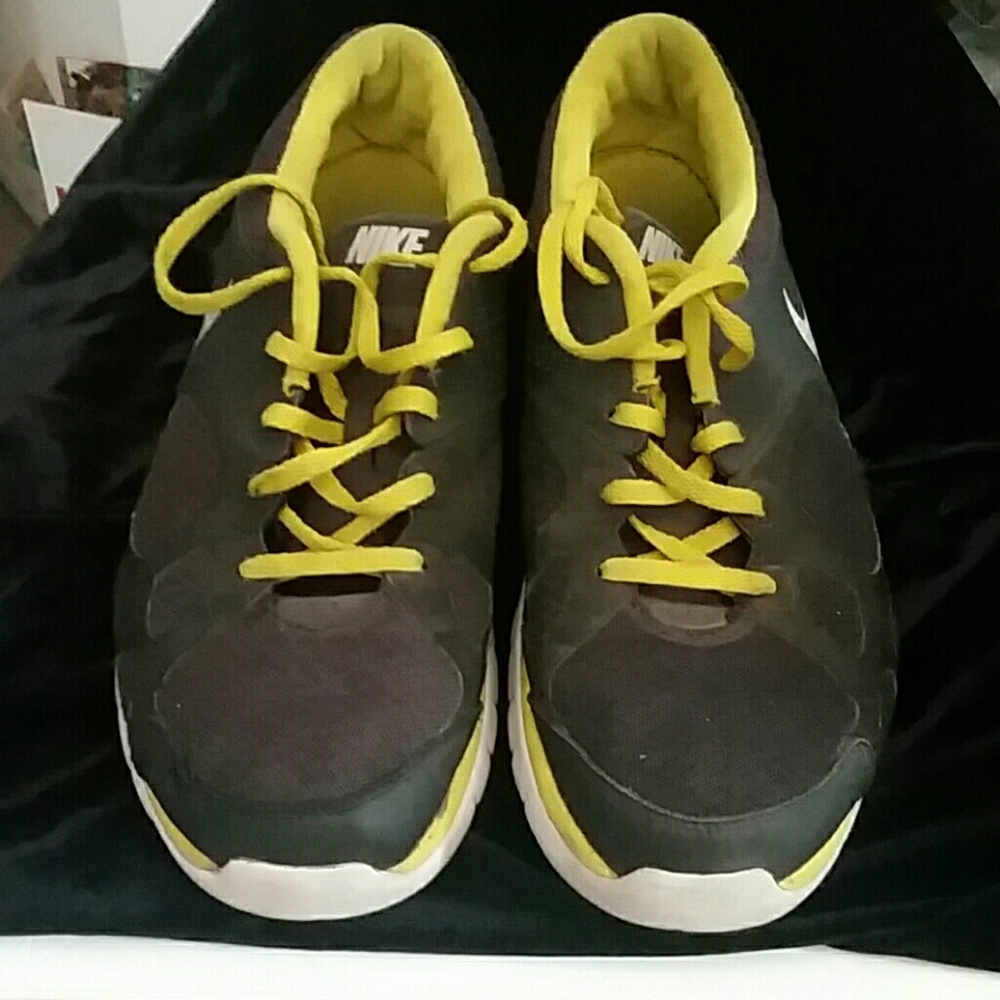 Nike shoes size 9.5